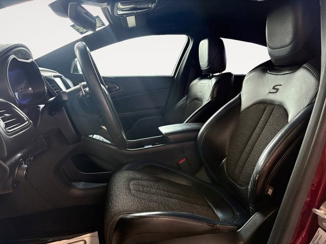 2016 Chrysler 200 S