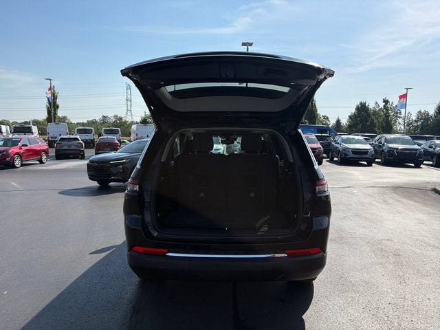 2022 Jeep Grand Cherokee L Laredo