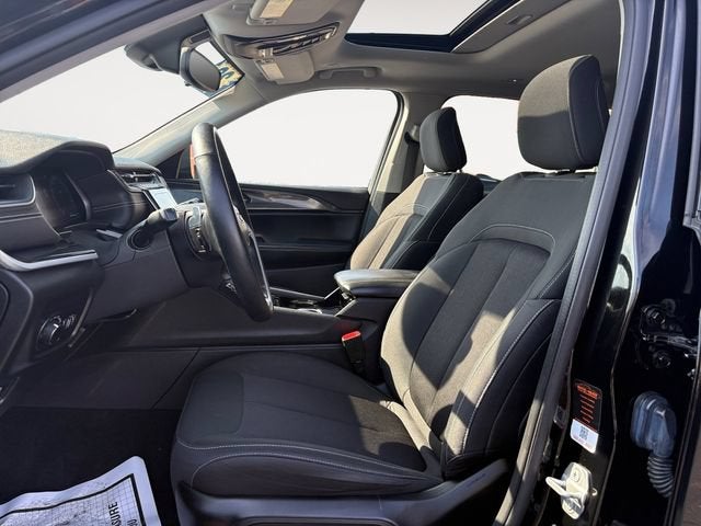 2022 Jeep Grand Cherokee L Laredo