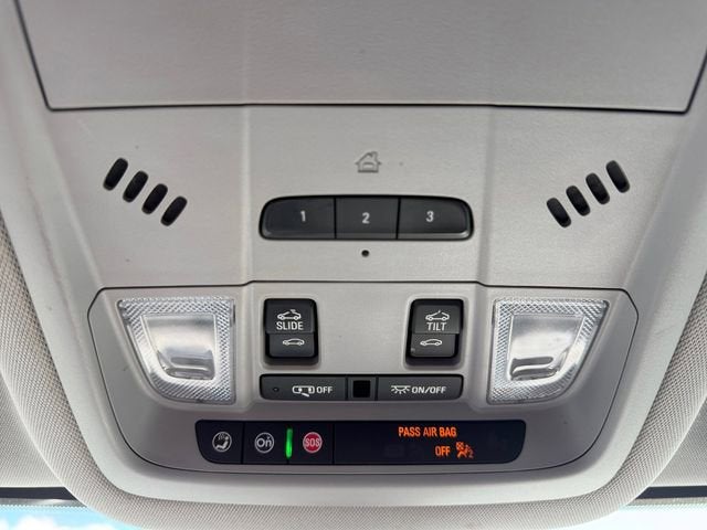 2022 GMC Acadia SLT