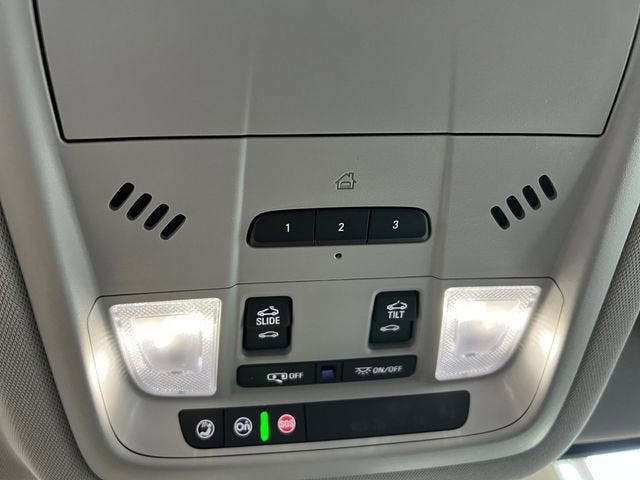 2022 GMC Acadia SLT