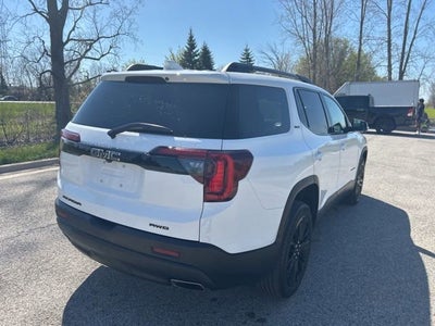 2023 GMC Acadia SLT