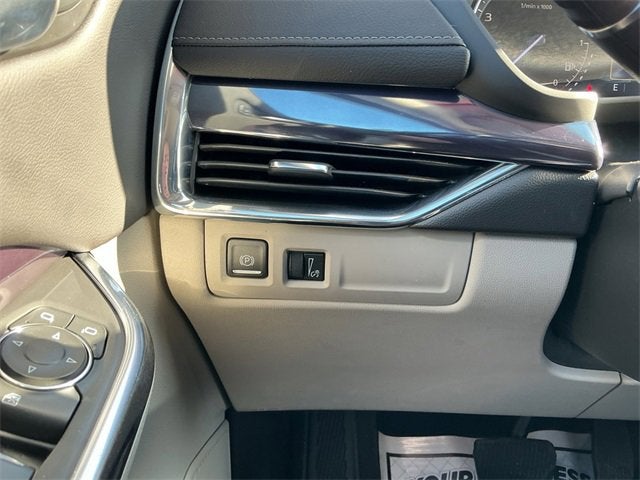 2023 Cadillac XT4 Luxury