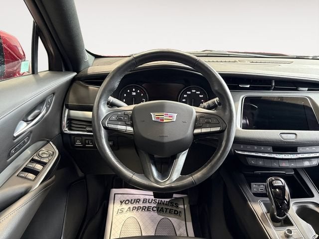 2023 Cadillac XT4 Premium Luxury