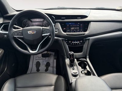 2025 Cadillac XT6 Luxury