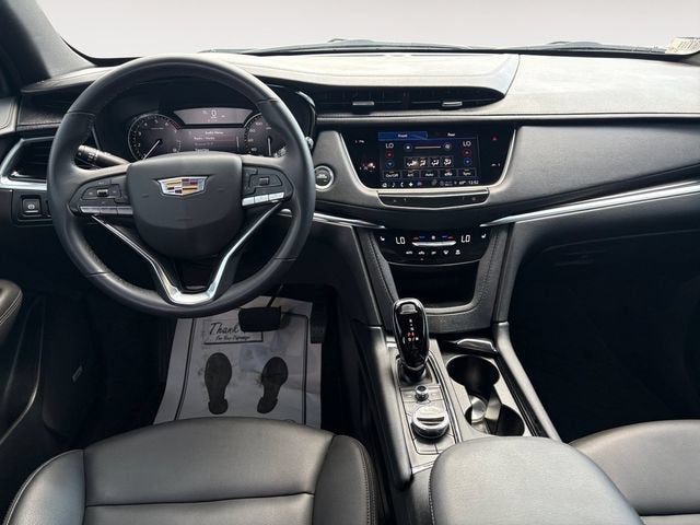 2025 Cadillac XT6 Luxury
