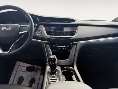 2025 Cadillac XT6 Luxury