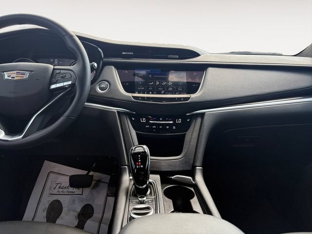 2025 Cadillac XT6 Luxury