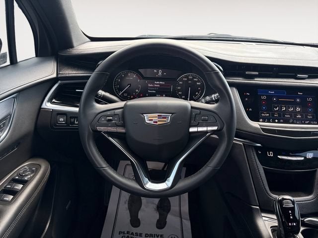2025 Cadillac XT6 Luxury