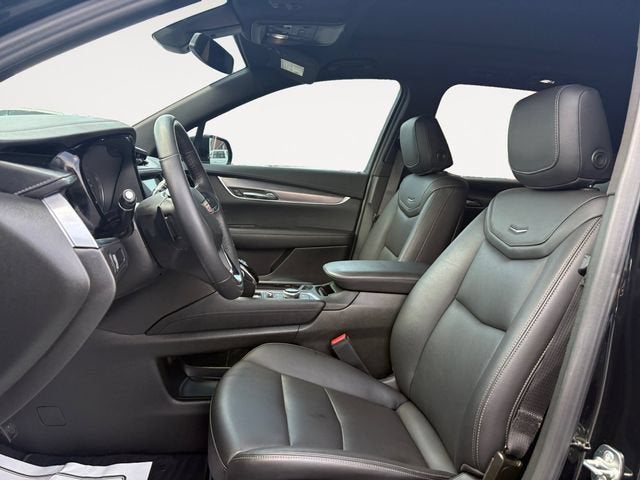2025 Cadillac XT6 Luxury