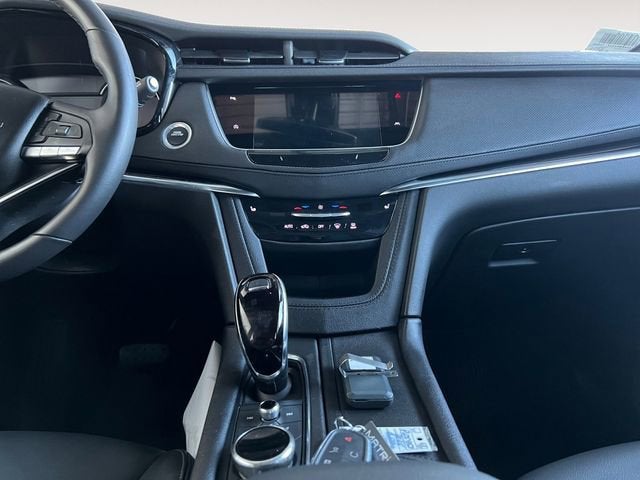 2025 Cadillac XT6 Luxury