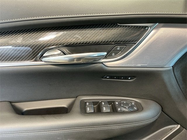 2025 Cadillac XT6 Sport