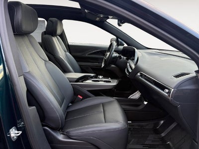 2024 Cadillac LYRIQ Luxury 1