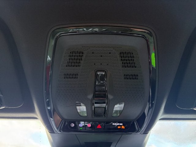 2024 Cadillac LYRIQ Luxury 1