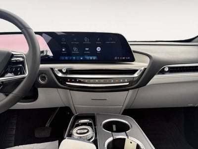 2024 Cadillac LYRIQ Luxury 1
