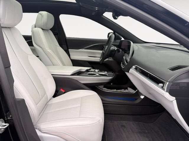 2024 Cadillac LYRIQ Luxury 1