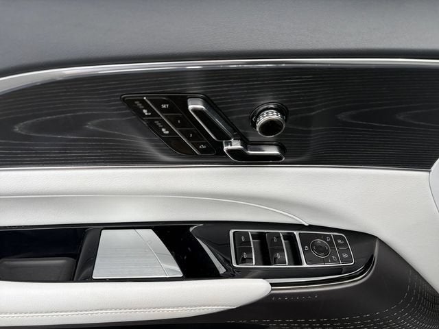 2024 Cadillac LYRIQ Luxury 1
