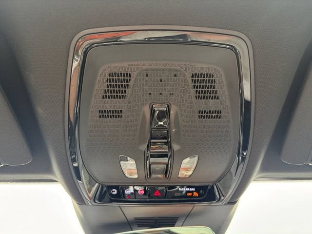 2024 Cadillac LYRIQ Luxury 1