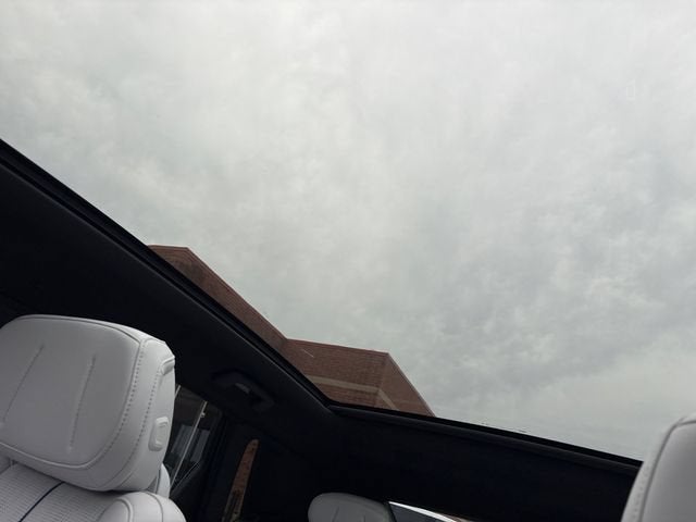 2024 Cadillac LYRIQ Luxury 1