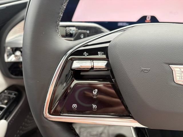 2024 Cadillac LYRIQ Luxury 1