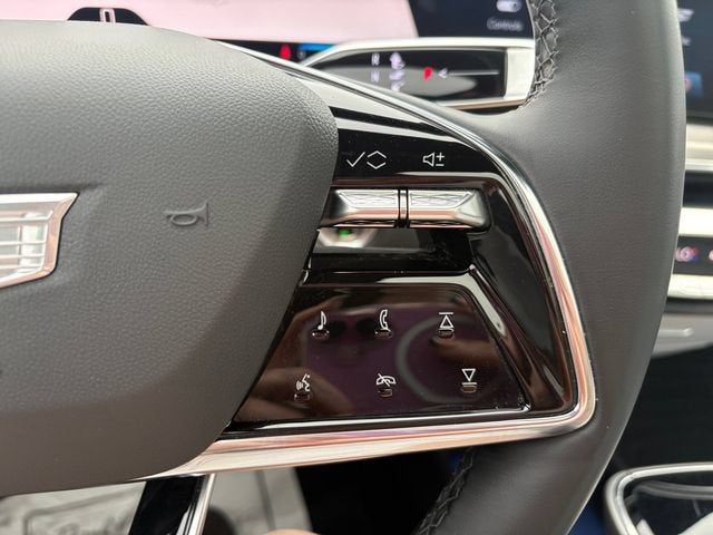 2024 Cadillac LYRIQ Luxury 1