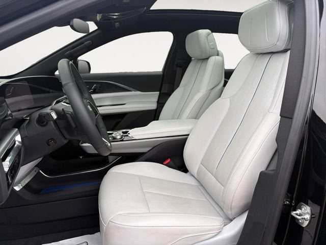 2024 Cadillac LYRIQ Luxury 1
