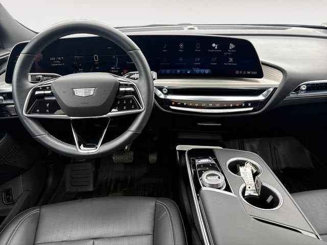 2024 Cadillac LYRIQ Luxury 1
