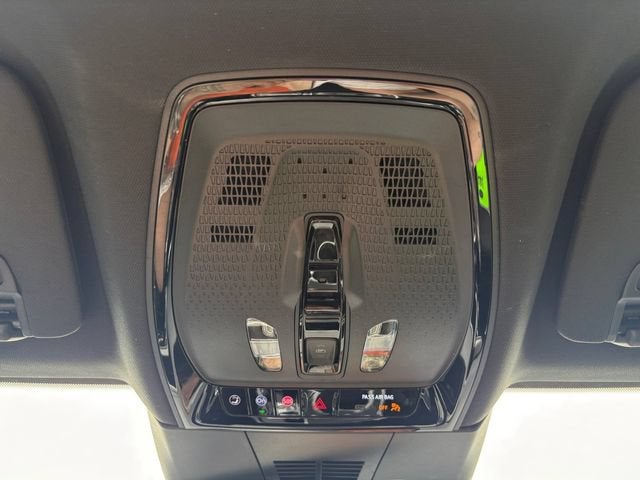 2024 Cadillac LYRIQ Luxury 1