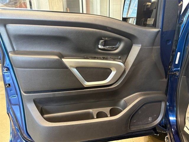 2022 Nissan Titan XD SV