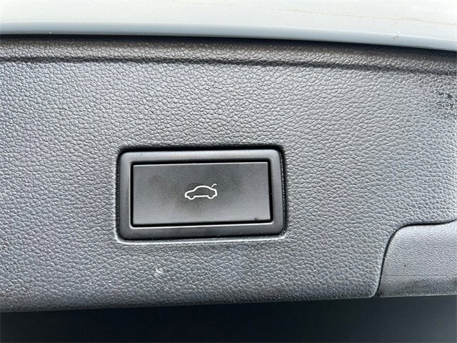 2022 Volkswagen Atlas Cross Sport 3.6L V6 SEL Premium R-Line