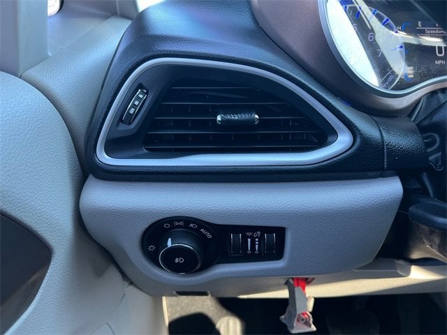 2017 Chrysler Pacifica Touring-L