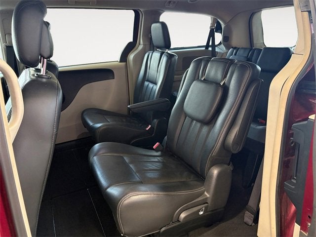 2012 Chrysler Town & Country Touring