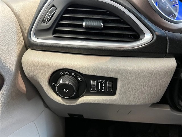 2017 Chrysler Pacifica Touring-L Plus