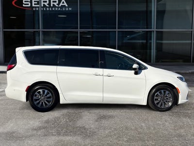 2023 Chrysler Pacifica Hybrid Touring L