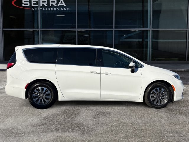 2023 Chrysler Pacifica Hybrid Touring L