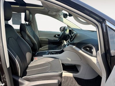 2023 Chrysler Pacifica Hybrid Limited