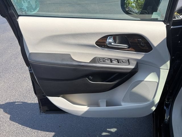 2023 Chrysler Pacifica Hybrid Limited