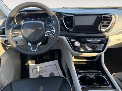 2023 Chrysler Pacifica Hybrid Limited