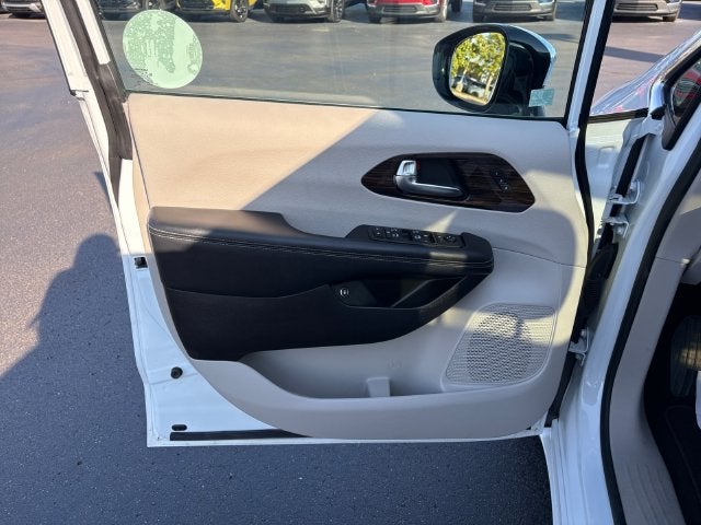 2023 Chrysler Pacifica Hybrid Limited