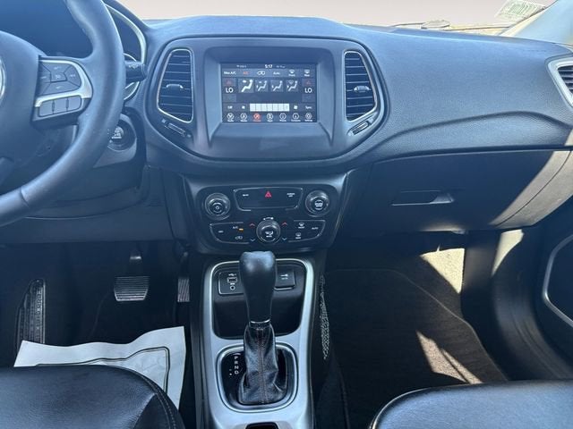 2020 Jeep Compass Latitude w/Sun/Wheel Pkg
