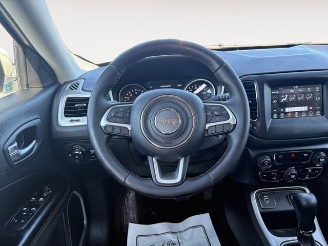 2020 Jeep Compass Latitude w/Sun/Wheel Pkg