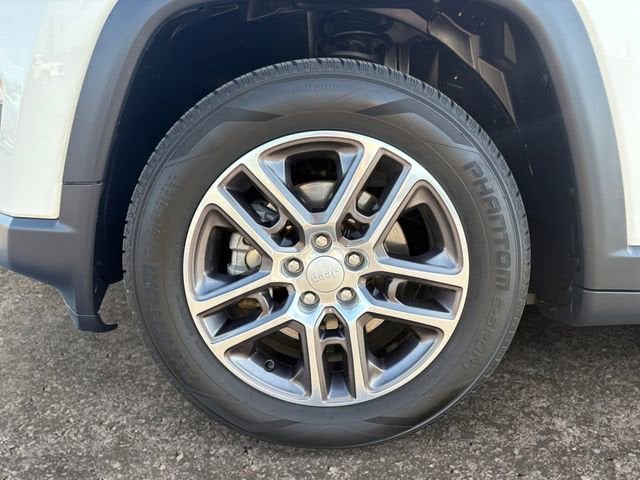 2020 Jeep Compass Latitude w/Sun/Wheel Pkg