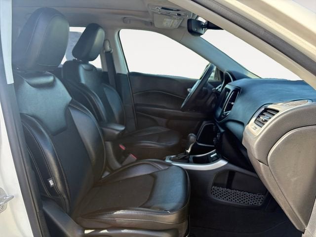 2020 Jeep Compass Latitude w/Sun/Wheel Pkg