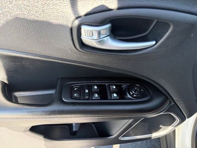2020 Jeep Compass Latitude w/Sun/Wheel Pkg