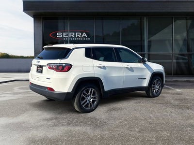 2020 Jeep Compass Latitude w/Sun/Wheel Pkg
