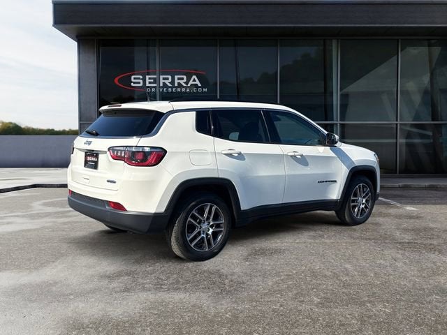 2020 Jeep Compass Latitude w/Sun/Wheel Pkg