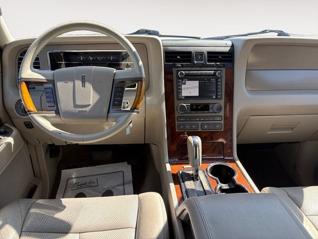 2013 Lincoln Navigator L Base