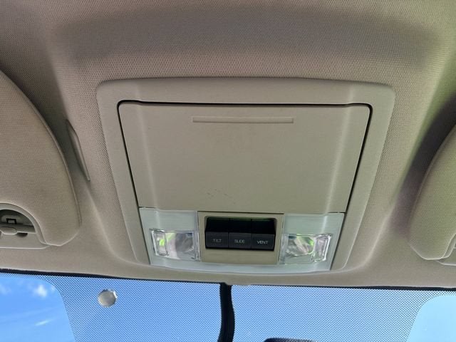 2013 Lincoln Navigator L Base