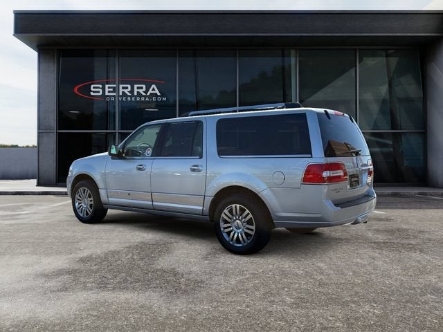 2013 Lincoln Navigator L Base