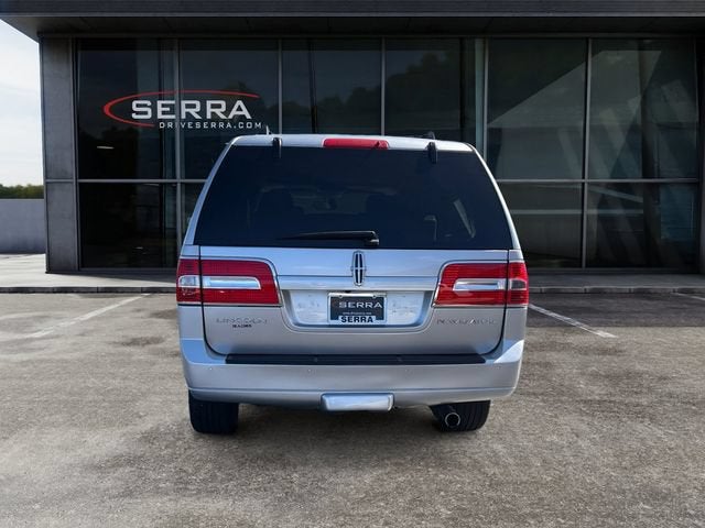 2013 Lincoln Navigator L Base